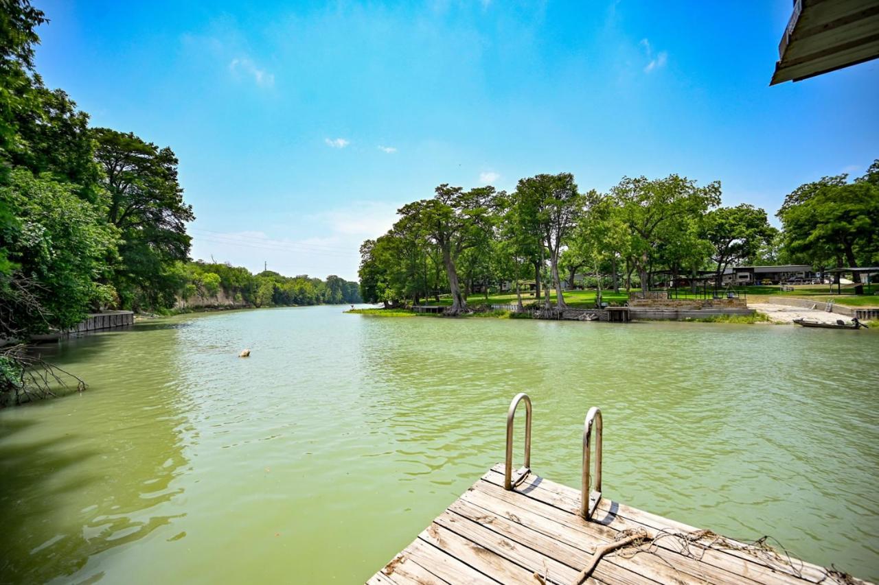 Luxury Lakefront Oasis With Boat Dock-Firepit McQueeney Bagian luar foto
