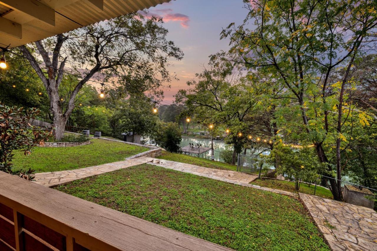 Luxury Lakefront Oasis With Boat Dock-Firepit McQueeney Bagian luar foto
