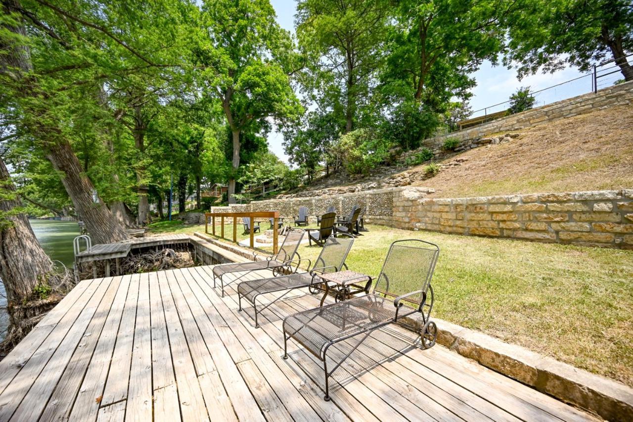 Luxury Lakefront Oasis With Boat Dock-Firepit McQueeney Bagian luar foto