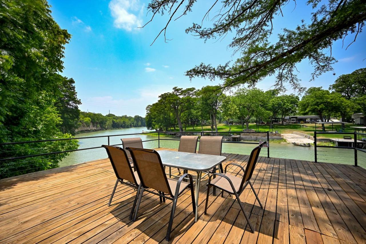 Luxury Lakefront Oasis With Boat Dock-Firepit McQueeney Bagian luar foto