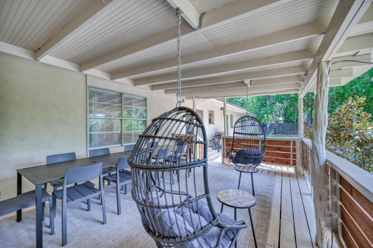 Luxury Lakefront Oasis With Boat Dock-Firepit McQueeney Bagian luar foto