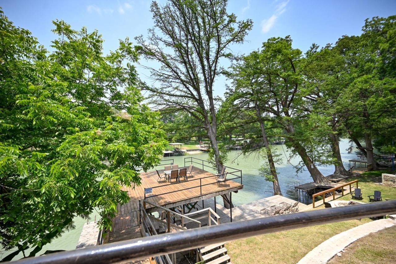 Luxury Lakefront Oasis With Boat Dock-Firepit McQueeney Bagian luar foto