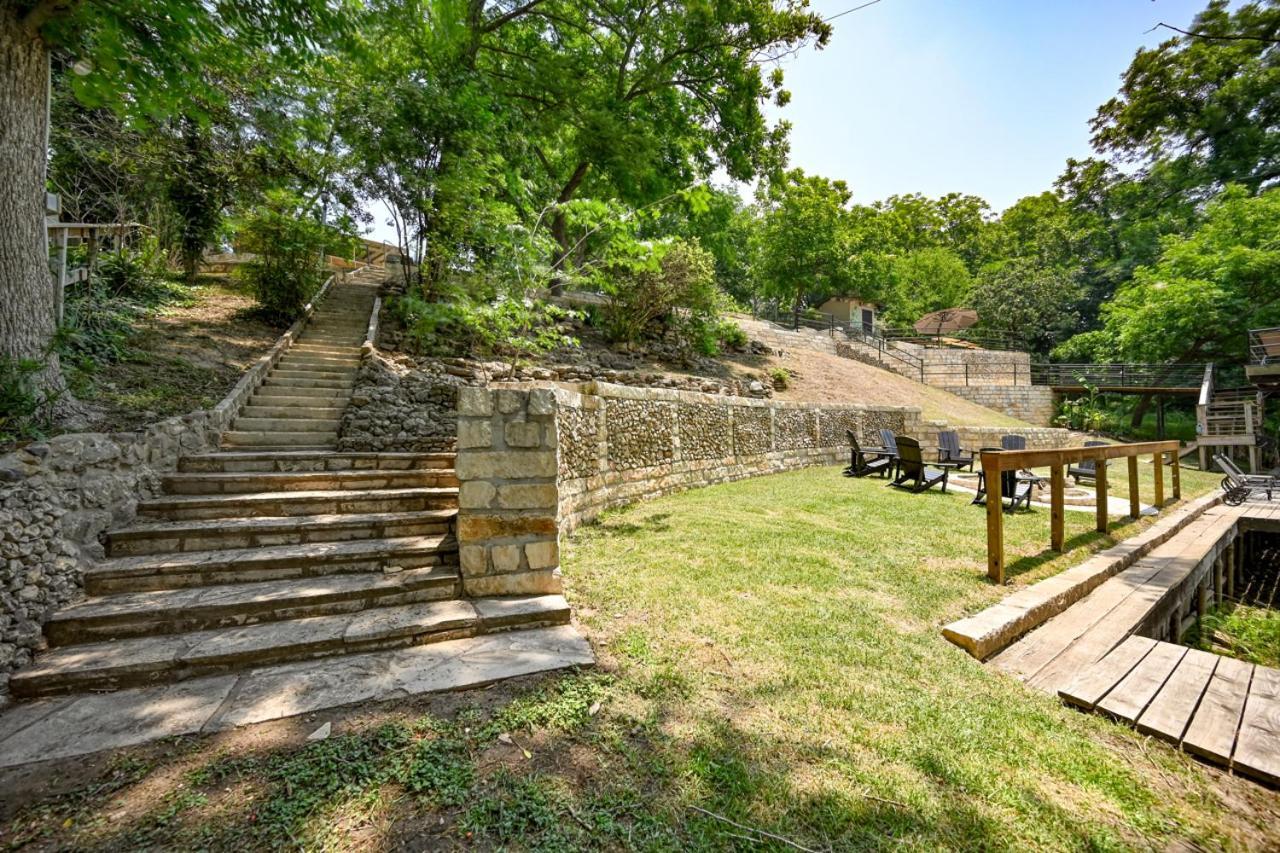 Luxury Lakefront Oasis With Boat Dock-Firepit McQueeney Bagian luar foto
